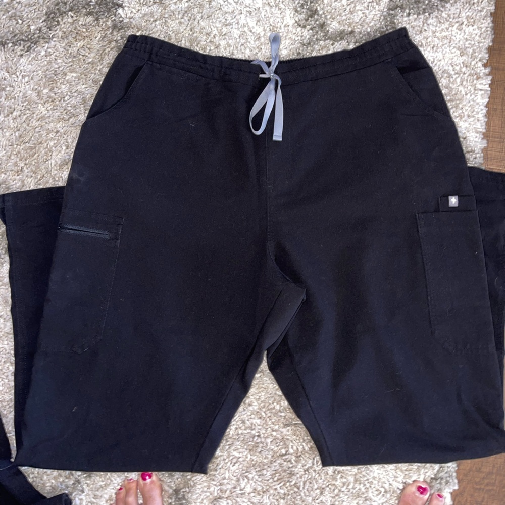 FIGS cargo black scub pants womans XL